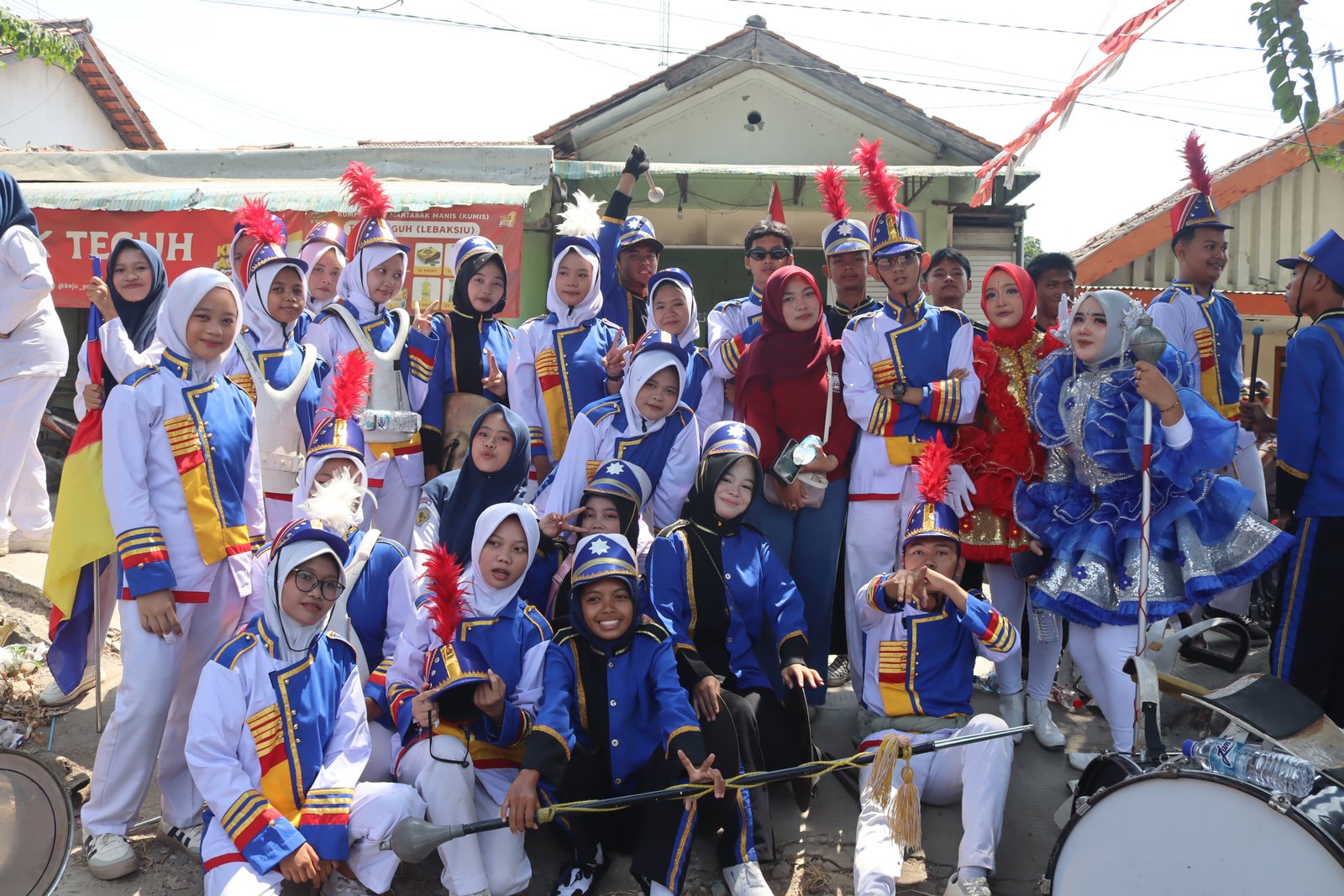 Mengikuti Kegiatan Karnaval 81Th