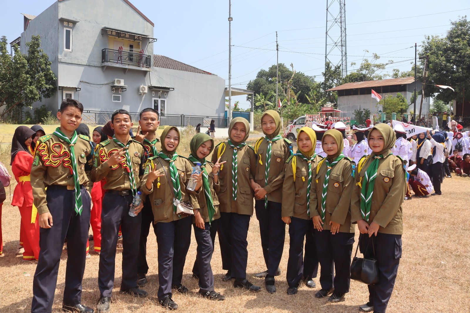 Mengikuti Kegiatan Karnaval 81Th