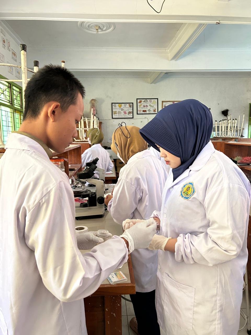 Praktik Teknik Laboratorium Medik