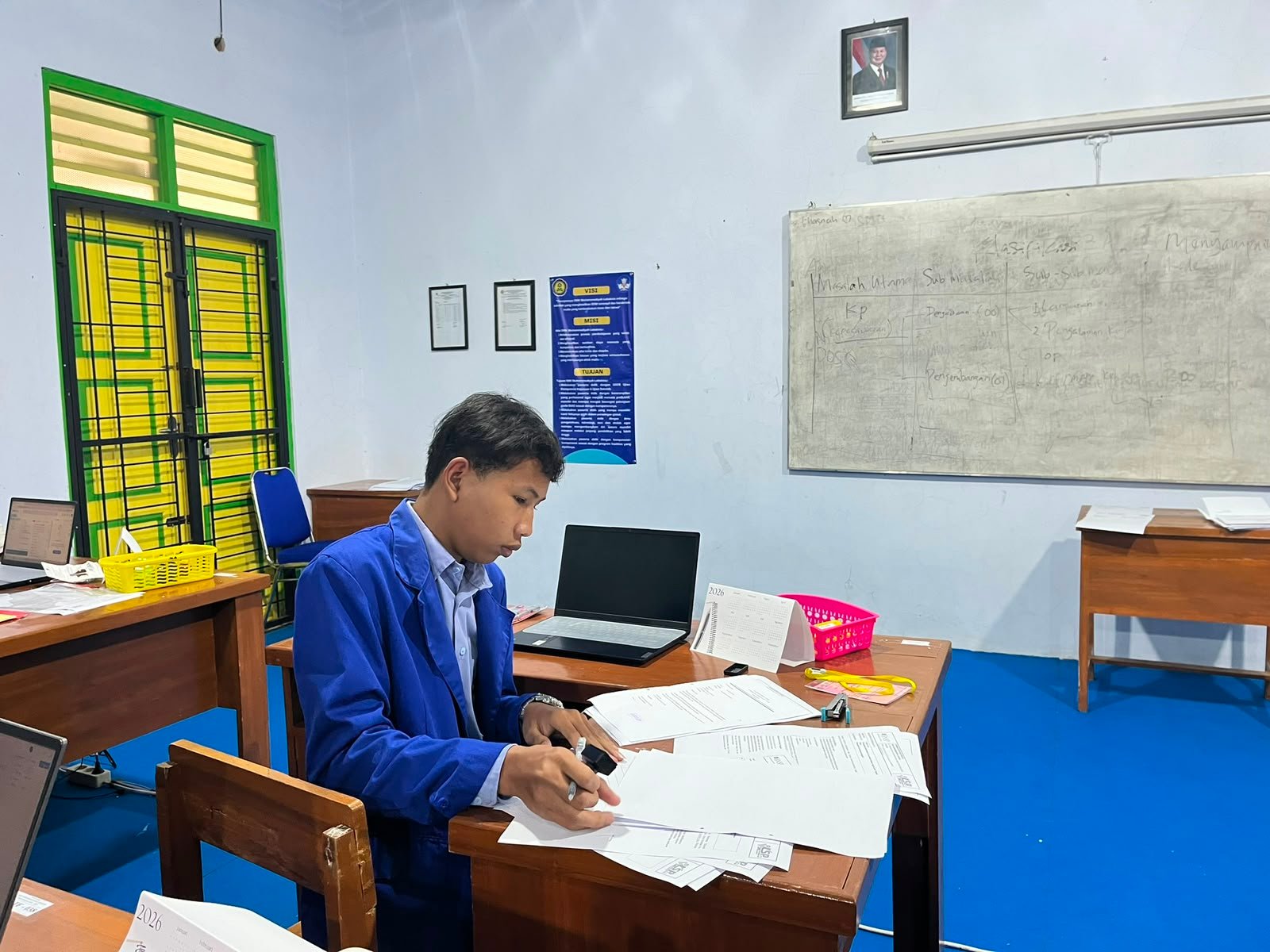 Kegiatan Praktik di Lab. MPLB