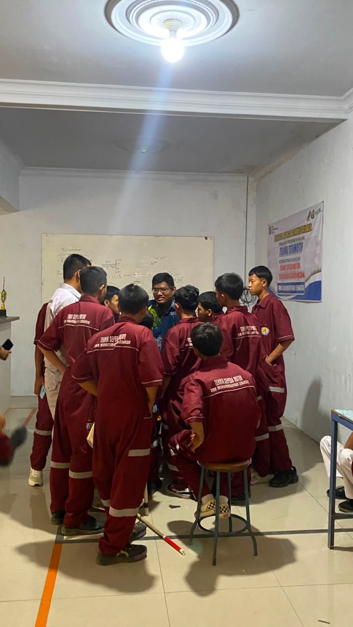Praktik Teknik Sepeda Motor