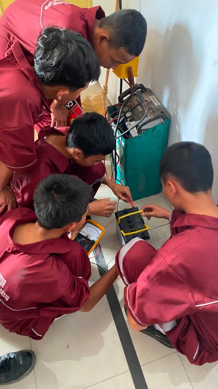 Praktik Teknik Sepeda Motor