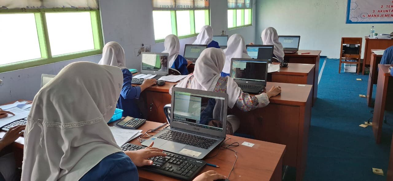 Akuntansi & Keuangan Lembaga 